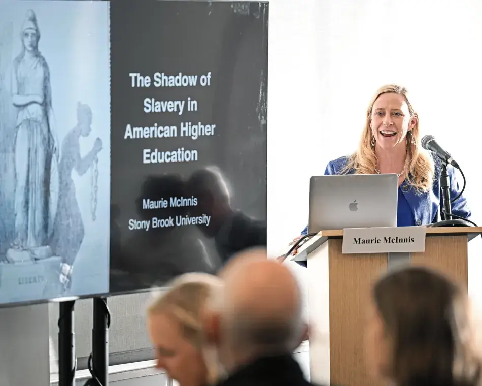 Maurie McInnis (Stony Brook University) leads a dinner conversation on “The Shadow of Slavery in American Higher Education.” Daniel Bayer Photography