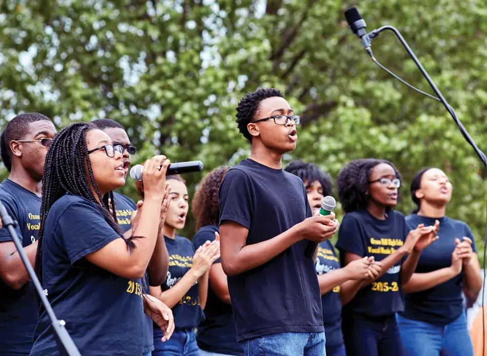 kids singing